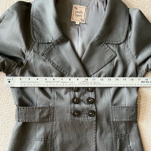 Nanette Lepore Vintage trench coat jacket  bow back size 6 - Picture 13 of 16